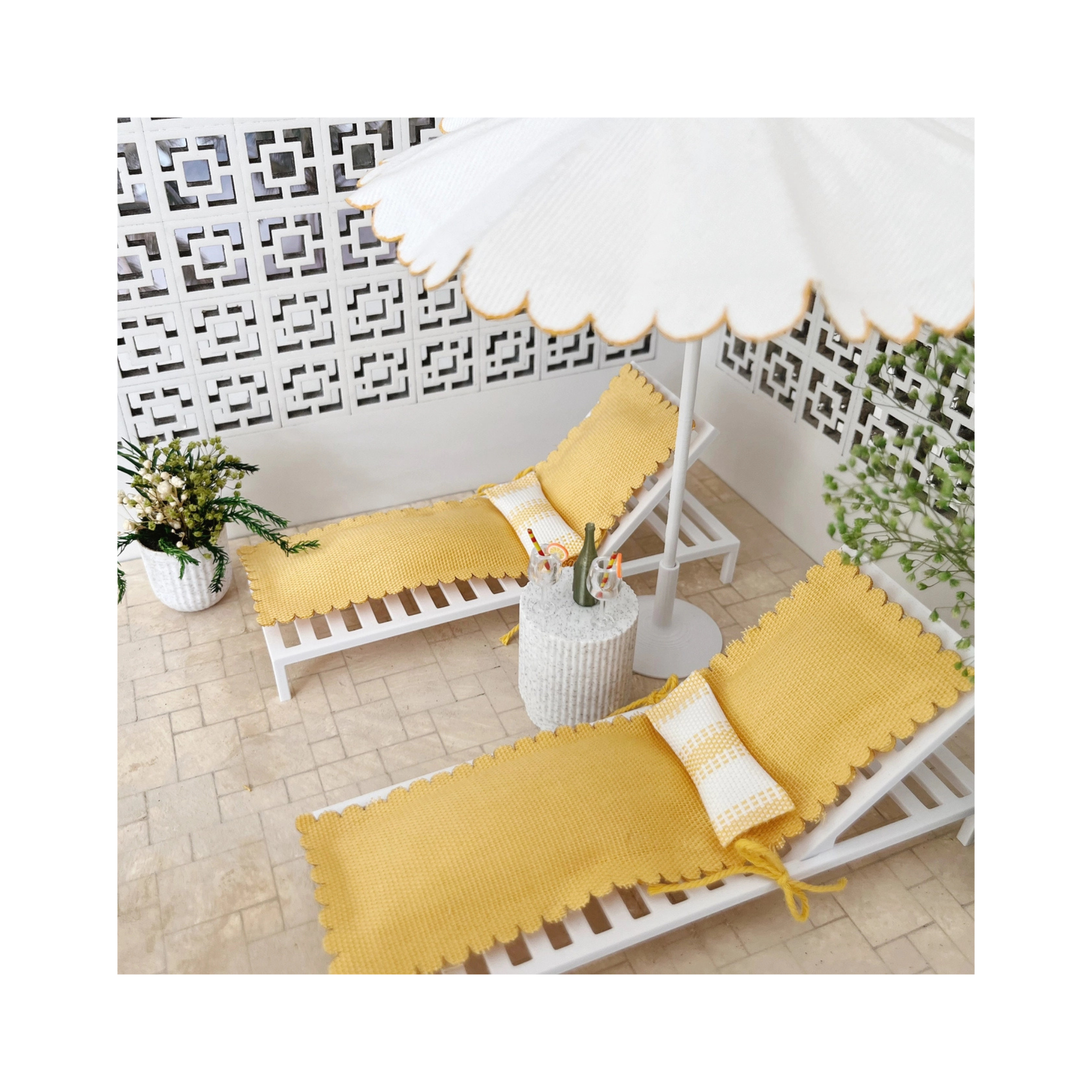 Dollhouse Miniature Patio Set
