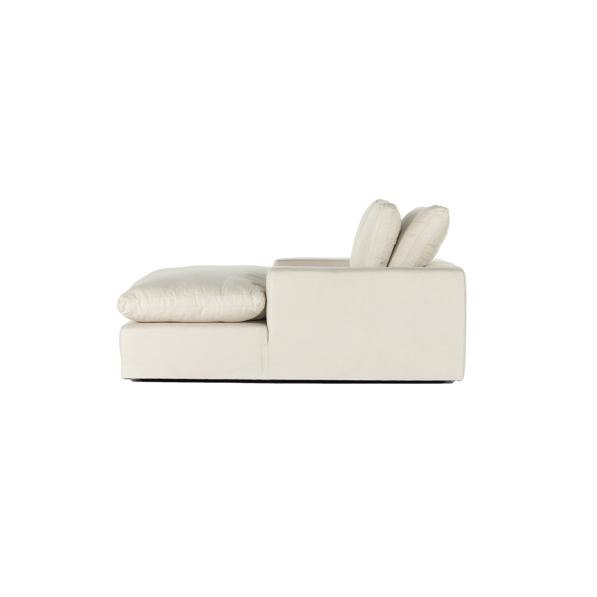 Stevie Chaise Lounge in Andres Ivory